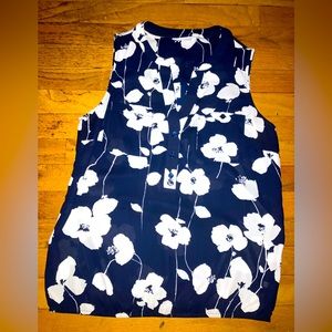EUC NY & Company Blue floral button tank